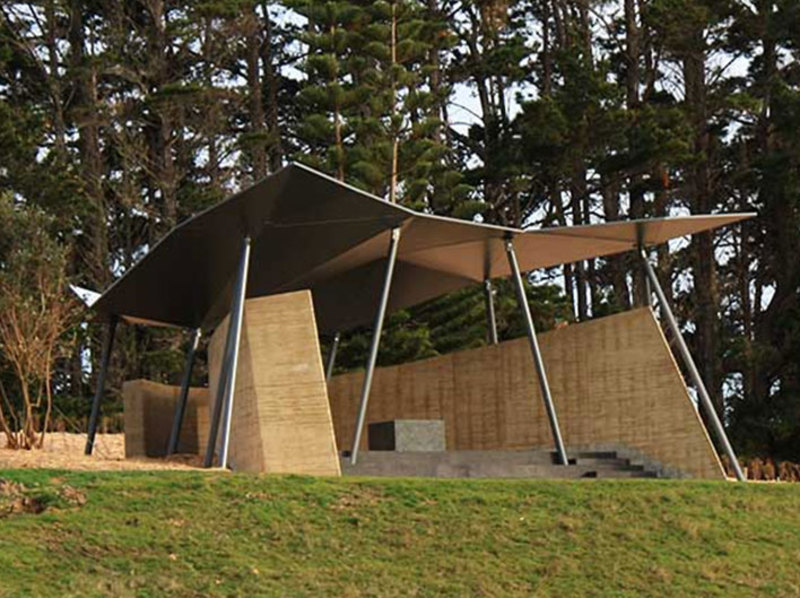 Rore Kahu, the wing-roofed and rammed earth building a short walk from the carpark 